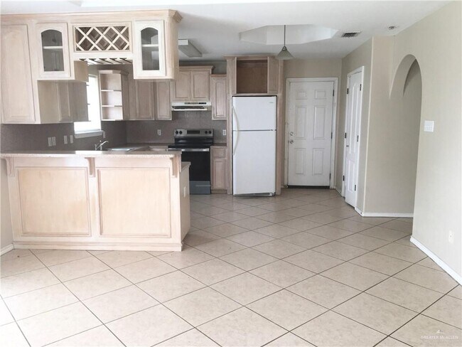 Building Photo - 17 French Ave