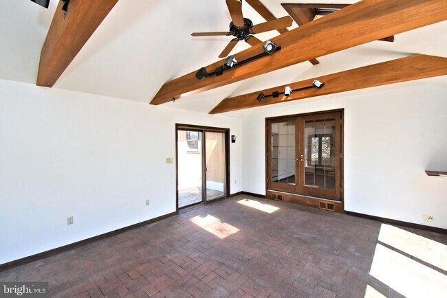 Building Photo - 306 Cedar Hill Rd