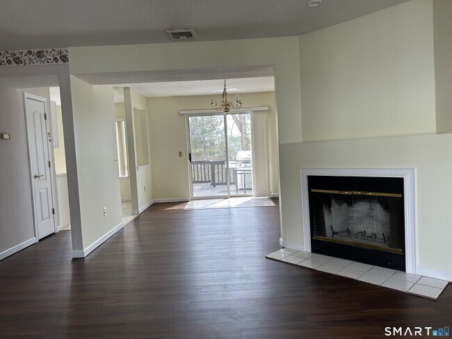 Building Photo - 10 South St