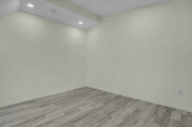 Building Photo - 1027-1029 Madison Ave