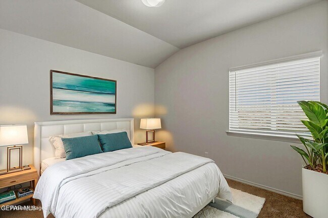 Building Photo - 14620 Carlo Alvarado Dr