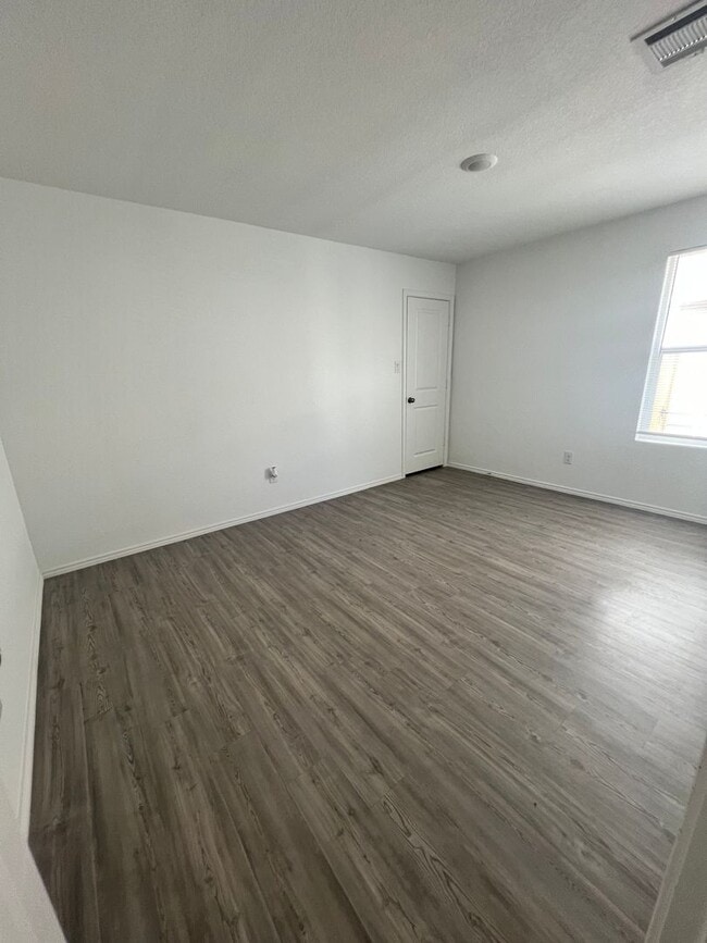 Building Photo - Paloma 3 bedroom, 2 bath home