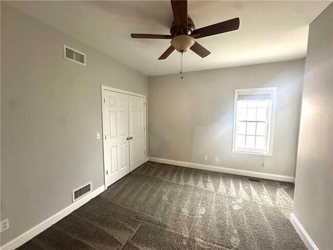 Building Photo - 31 Garfield Ave