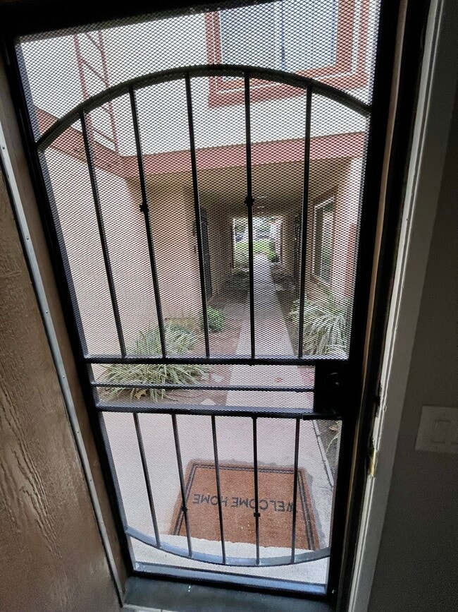 Building Photo - 2027 S Campus Ave