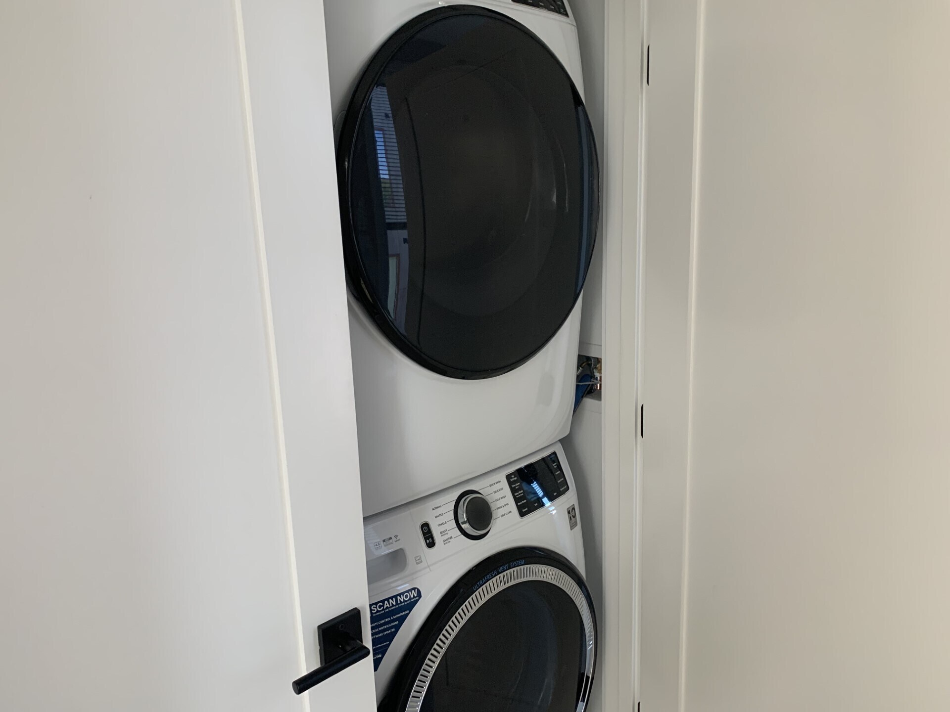 Building Photo - 203 Green St