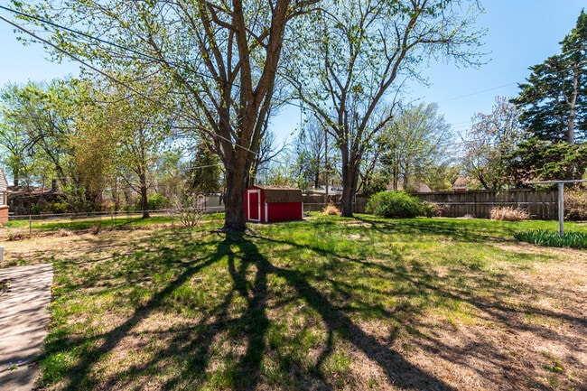 Building Photo - 1707 S Mission Rd