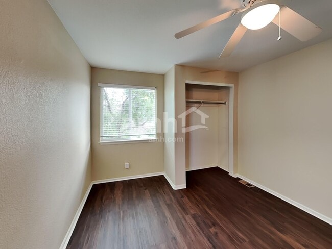 Building Photo - 651 Branding Iron Ln