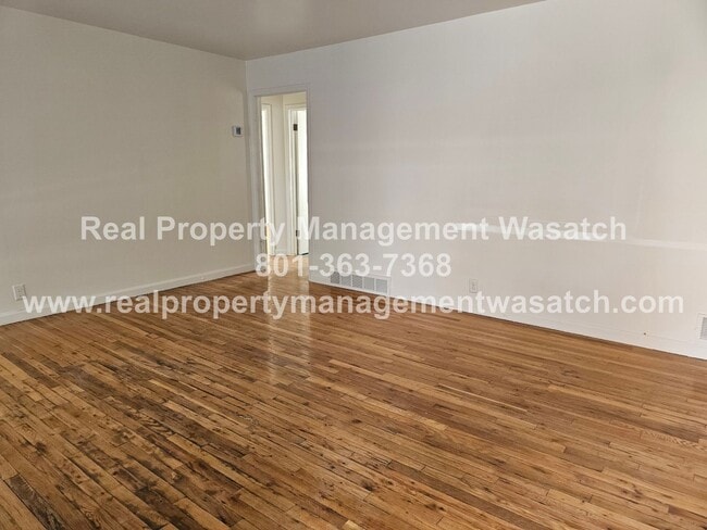 Building Photo - Check Out This 4 Bedroom 2 Bathroom Home i...