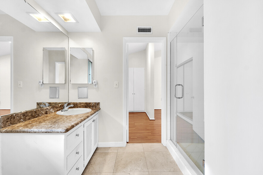 Building Photo - 4615 Arriba Dr