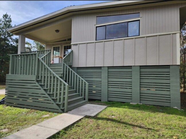 Building Photo - 57409 Brenchley Dr