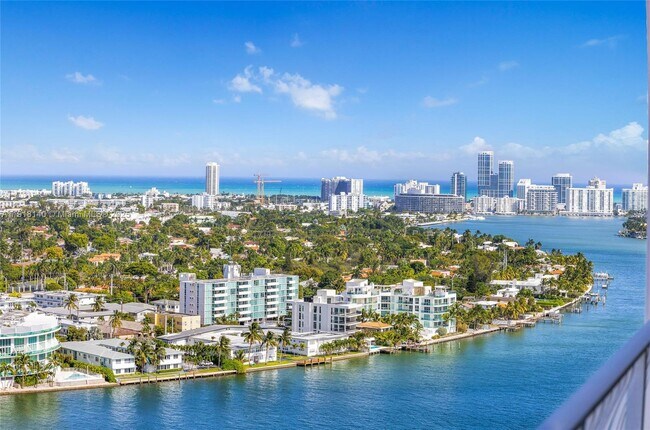 Building Photo - 7601 E Treasure Dr