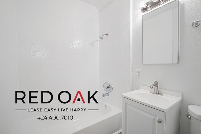 Building Photo - 13073 Pierce St