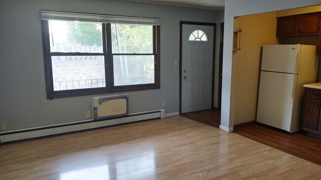 Building Photo - $895 | 1 Bedroom, 1 Bathroom Apartment | Cat Friendly | Available for August 1st, 2026 Move In!