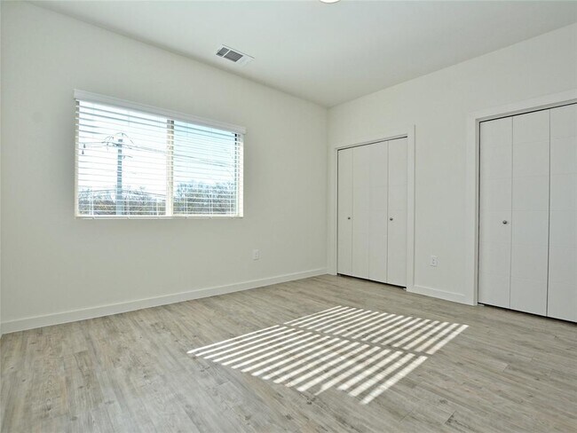 Building Photo - 7805 Cooper Ln