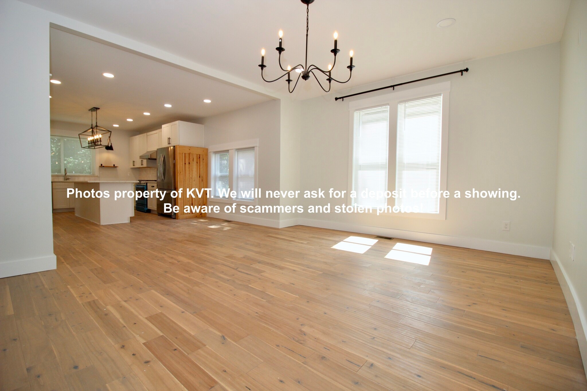 Living Room - 5316 Whetsel Ave