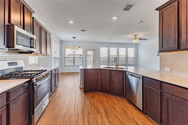 Building Photo - 408 Mante Ct