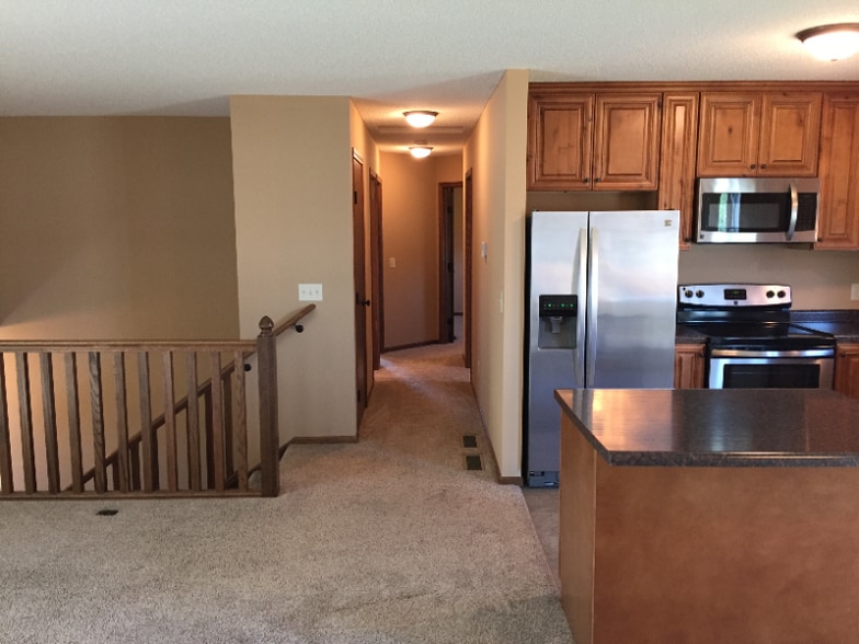 Building Photo - 1061 Taft St S