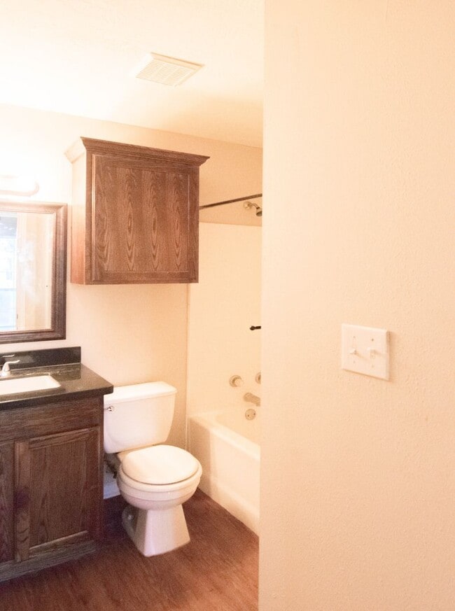 Building Photo - AUGUST PRE-LEASE!  4 Bedroom/3.5 Bathroom ...