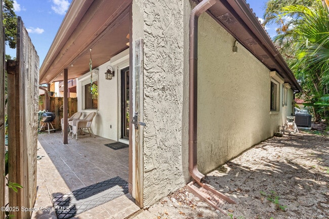 Building Photo - 8701 Camelia Ct