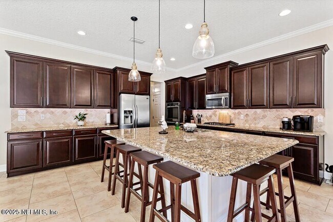 Building Photo - 350 Brambly Vine Dr