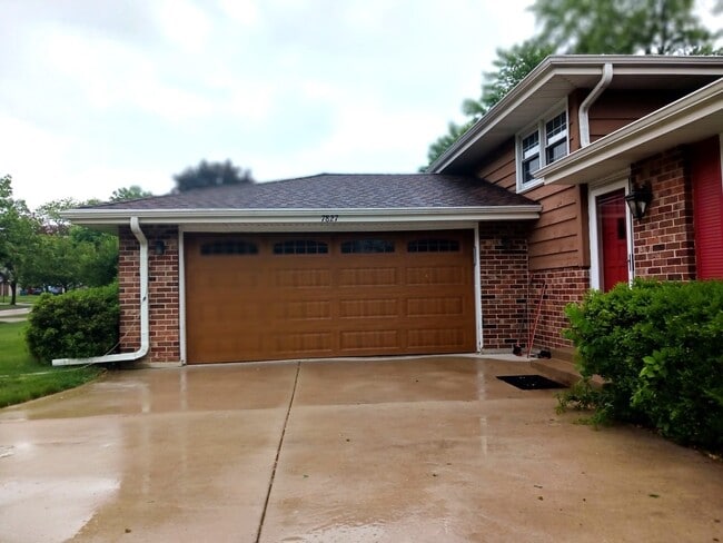Building Photo - 7827 Rohrer Dr