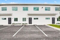 Building Photo - 4965 Serafica Dr