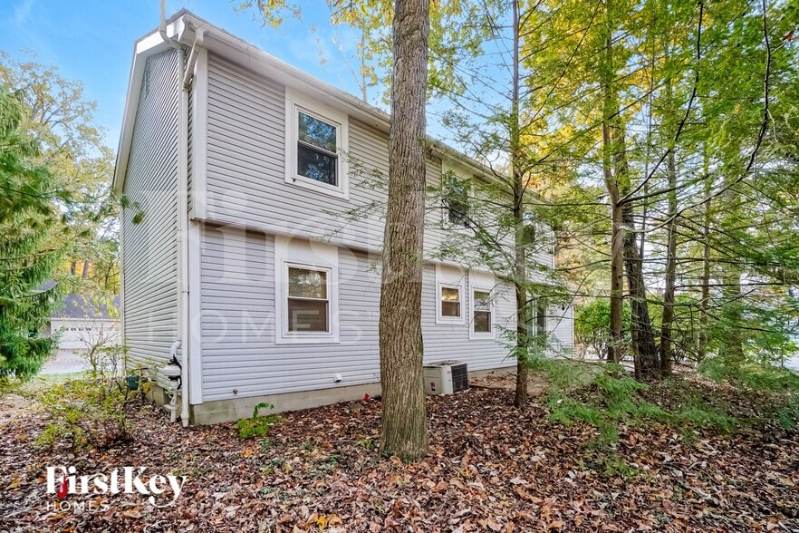 Building Photo - 819 Lindenhaven Ct