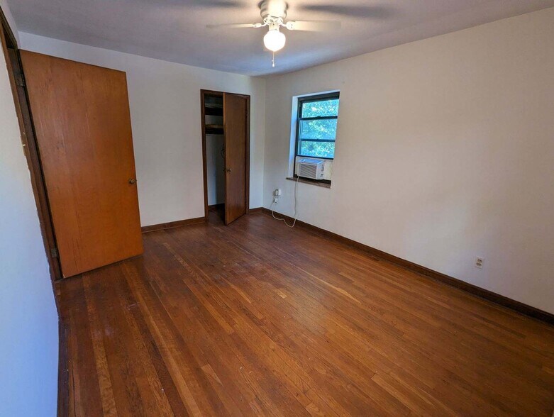 Building Photo - 2813 Temple Ave