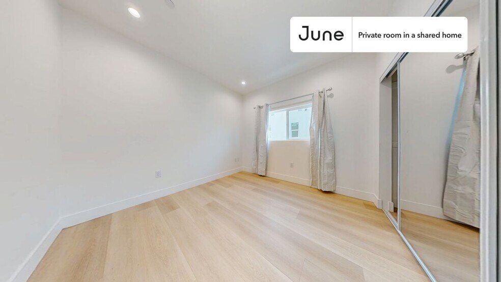 Building Photo - Room in Shared 5 bed/4 bath home