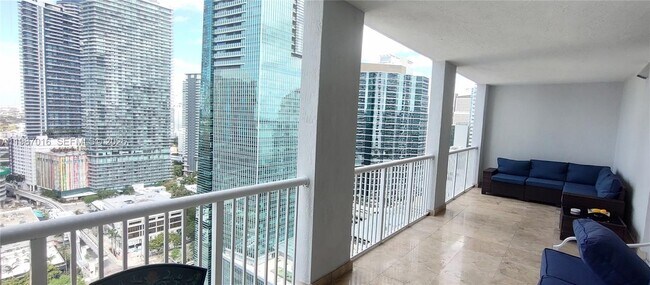 Building Photo - 170 SE 14th St