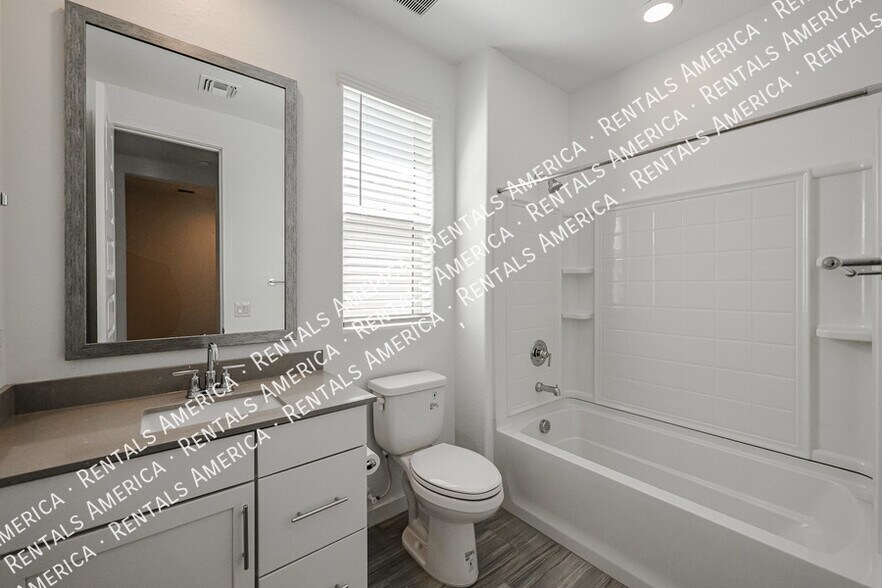 Building Photo - 12380 W Wagon Wheel Dr