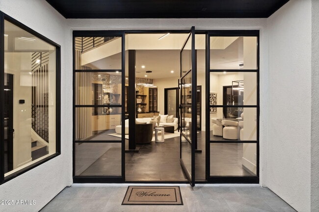 Building Photo - 3135 E Palo Verde Dr