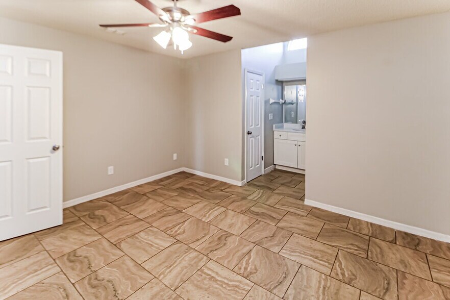 Building Photo - 6753 Long Meadow Cir S