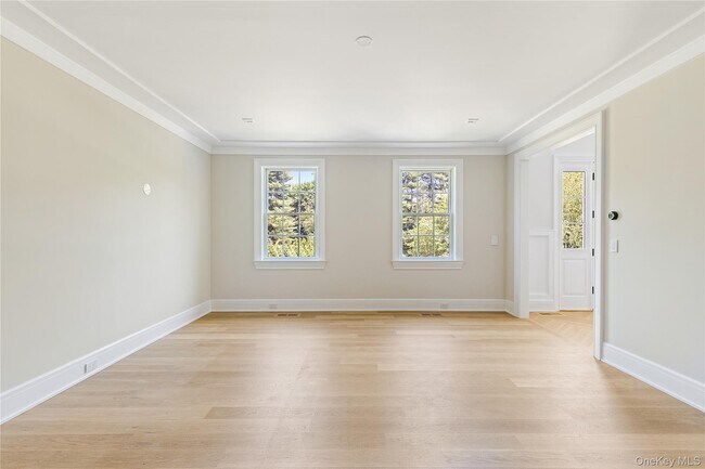 Building Photo - 42 Mamaroneck Rd