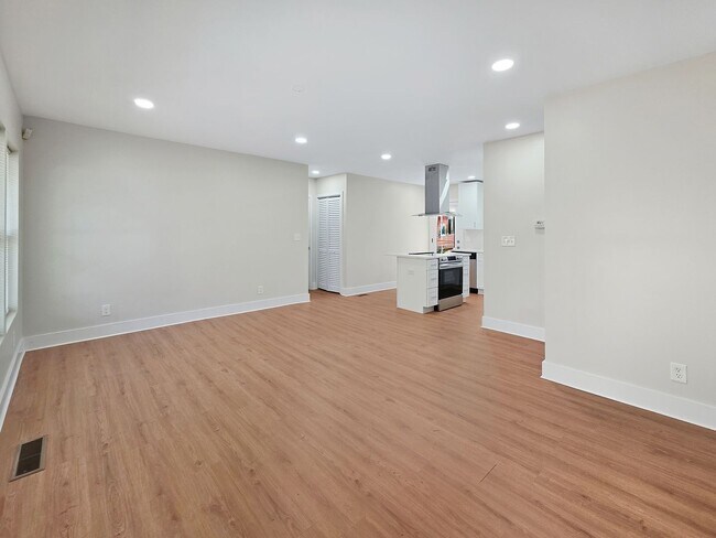 Building Photo - COMING SOON! Gorgeous 3 Bedroom 2 Bath ranch in Venetian Hills