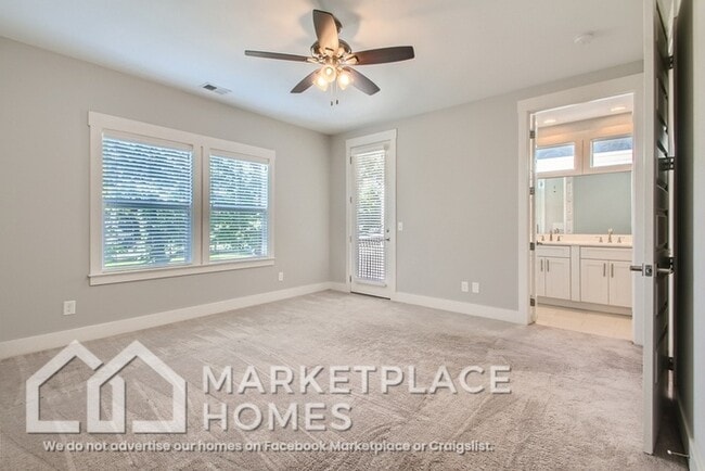 Building Photo - 1802 Porter Ave