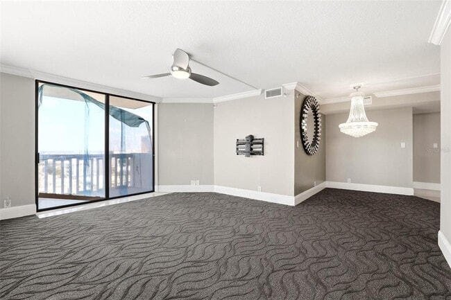 Building Photo - 400 E Colonial Dr