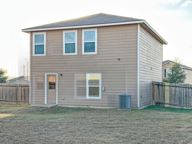 Building Photo - Charming Two-Story Home in Luckey Ranch