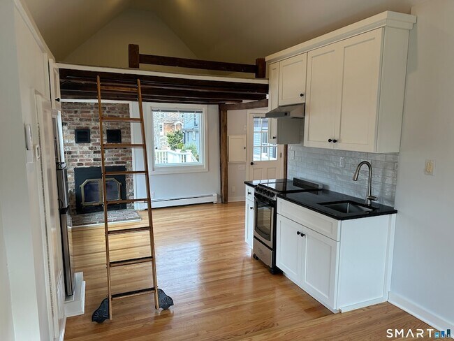 Building Photo - 20 Cannondale Rd