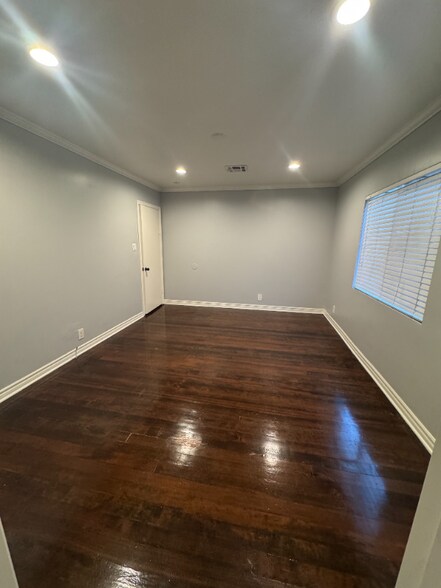 Building Photo - 1532 W 221st St