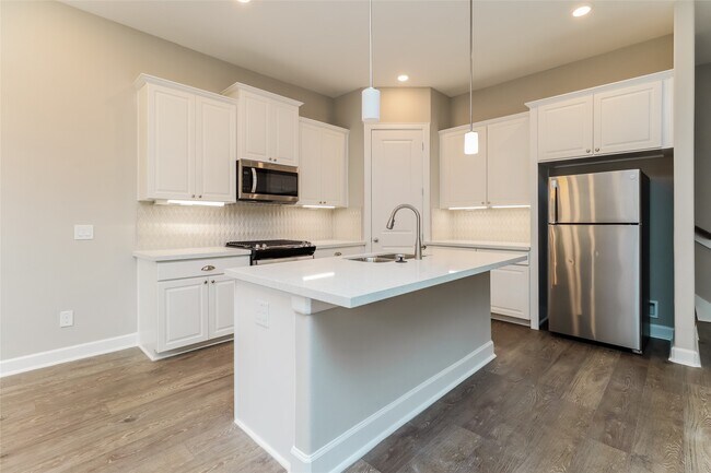 Building Photo - 5107 Royal Heath Dr