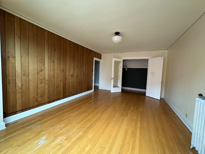 Building Photo - 440 N Park Ave