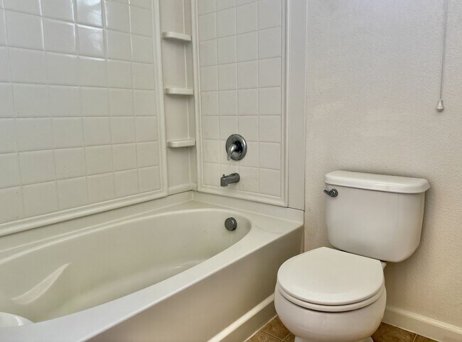 Building Photo - 313 Jacquelyn Ln