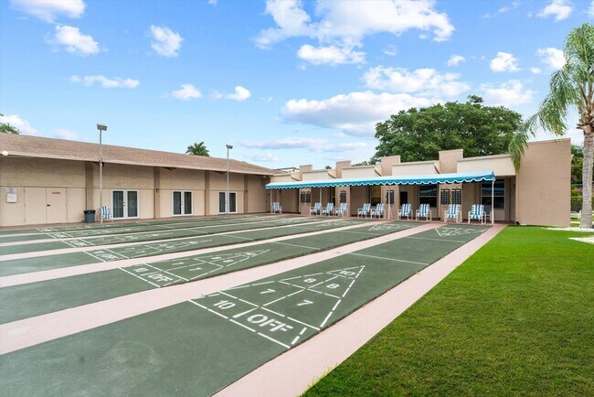 Building Photo - 719 Lori Dr