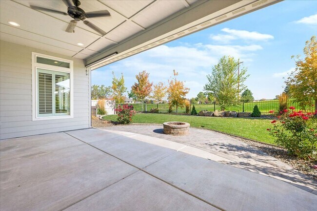 Building Photo - 3 Bedroom. 2.5 Bathroom House in Nampa