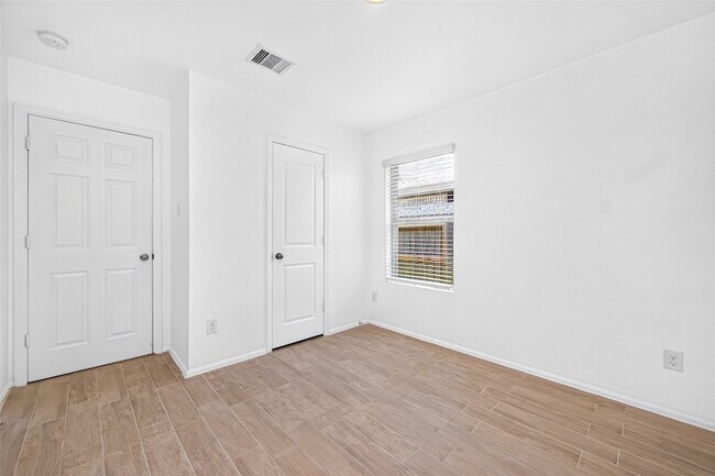 Building Photo - 27022 Breakaway Ln
