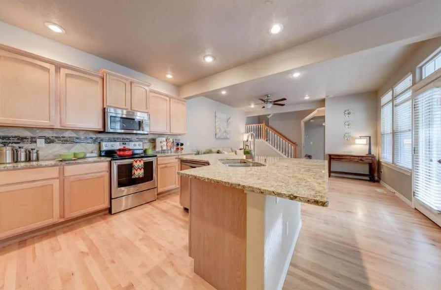 Kitchen/Dining area - 6110 North Point Bar Ln