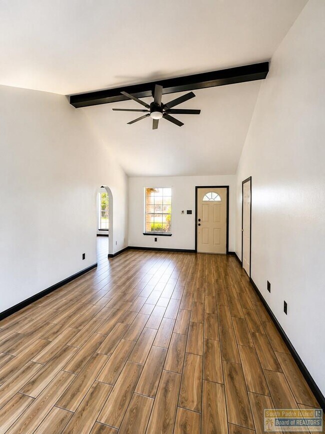 Building Photo - 1209 Mango Ct