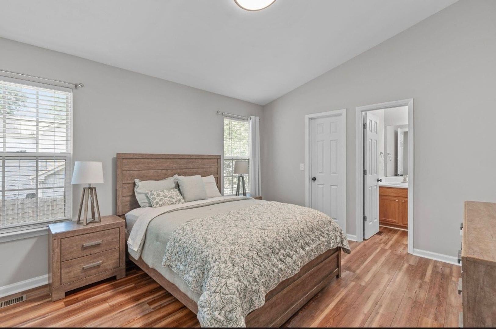 Building Photo - 700 Mossburn Ct