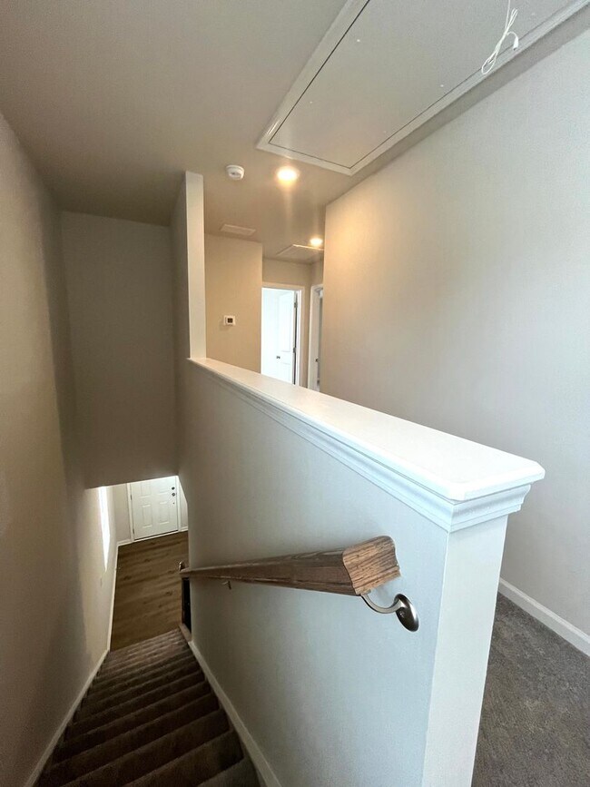 Building Photo - Brand New, 3 BR, 2.5 BA Townhome with Garage
